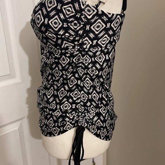 (Separates) 24th& Ocean Bikini Top - Picture 2 of 4